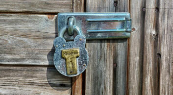 rsz 1david mark n hanging lock wooden door ipad wallpaper image