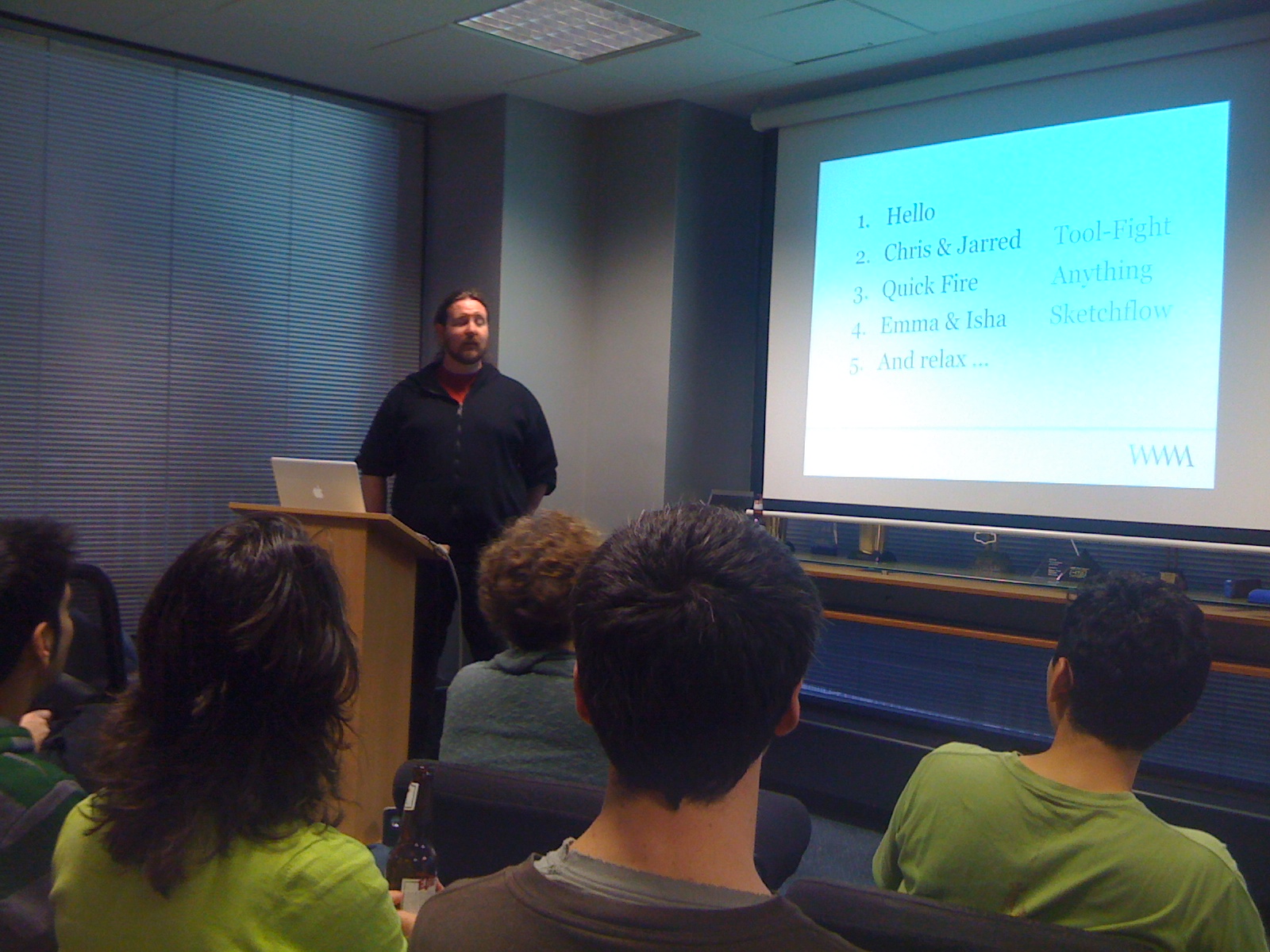 Dave Keyes introducing the October 2009 web meetup in Wellington